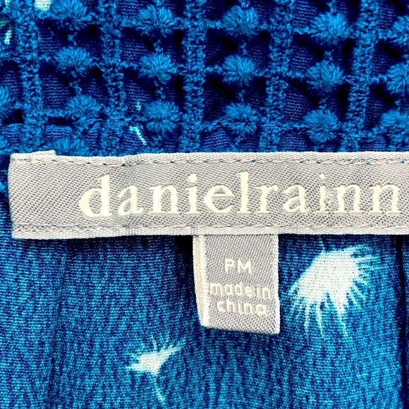 Daniel Rainn turquoise teal cap sleeve v neck crochet detail pullover blouse MP - Picture 8 of 11